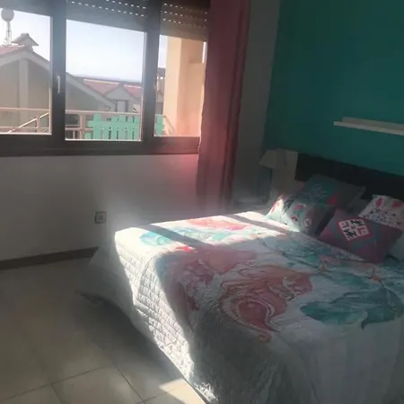 Magnifico Bajo Con Jardin Al Lado De La Playa Apartment *
