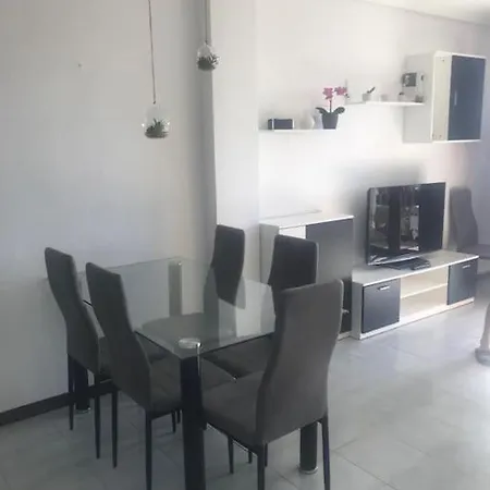 Apartment Magnifico Bajo Con Jardin Al Lado De La Playa